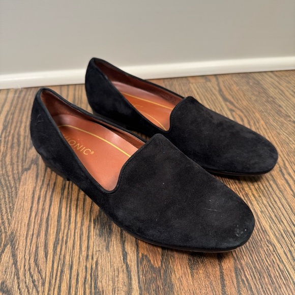 Vionic Willa black suede loafer flats size 6 - Picture 1 of 7
